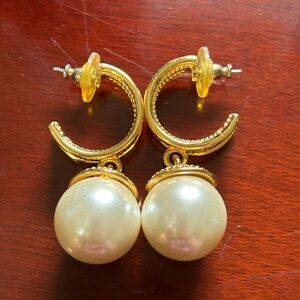 Vintage style gold faux pearl earrings